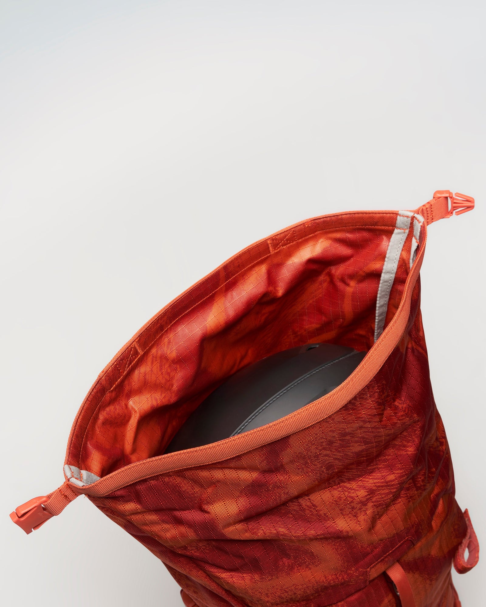 Snow Pro Backpack Db x Orage Magma Capsule