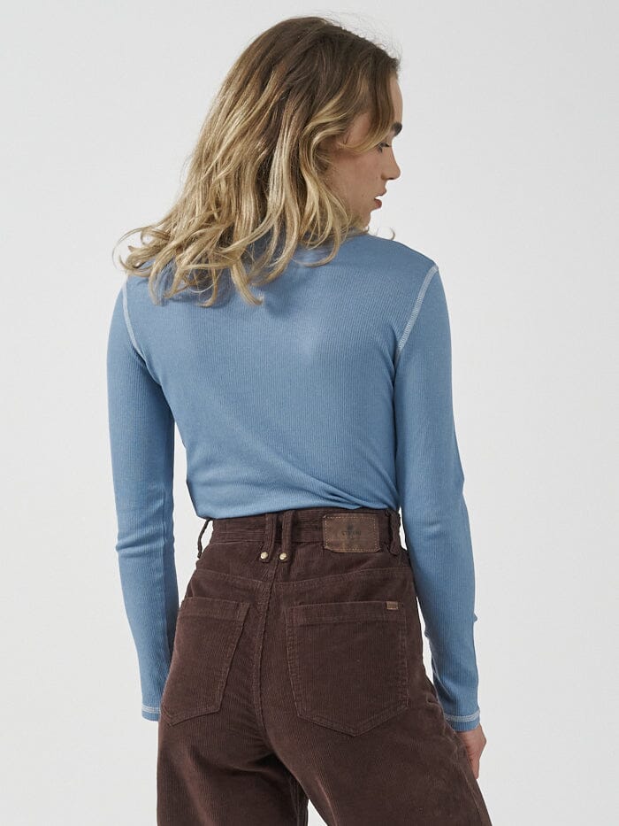 Inverse Hemp Turtleneck