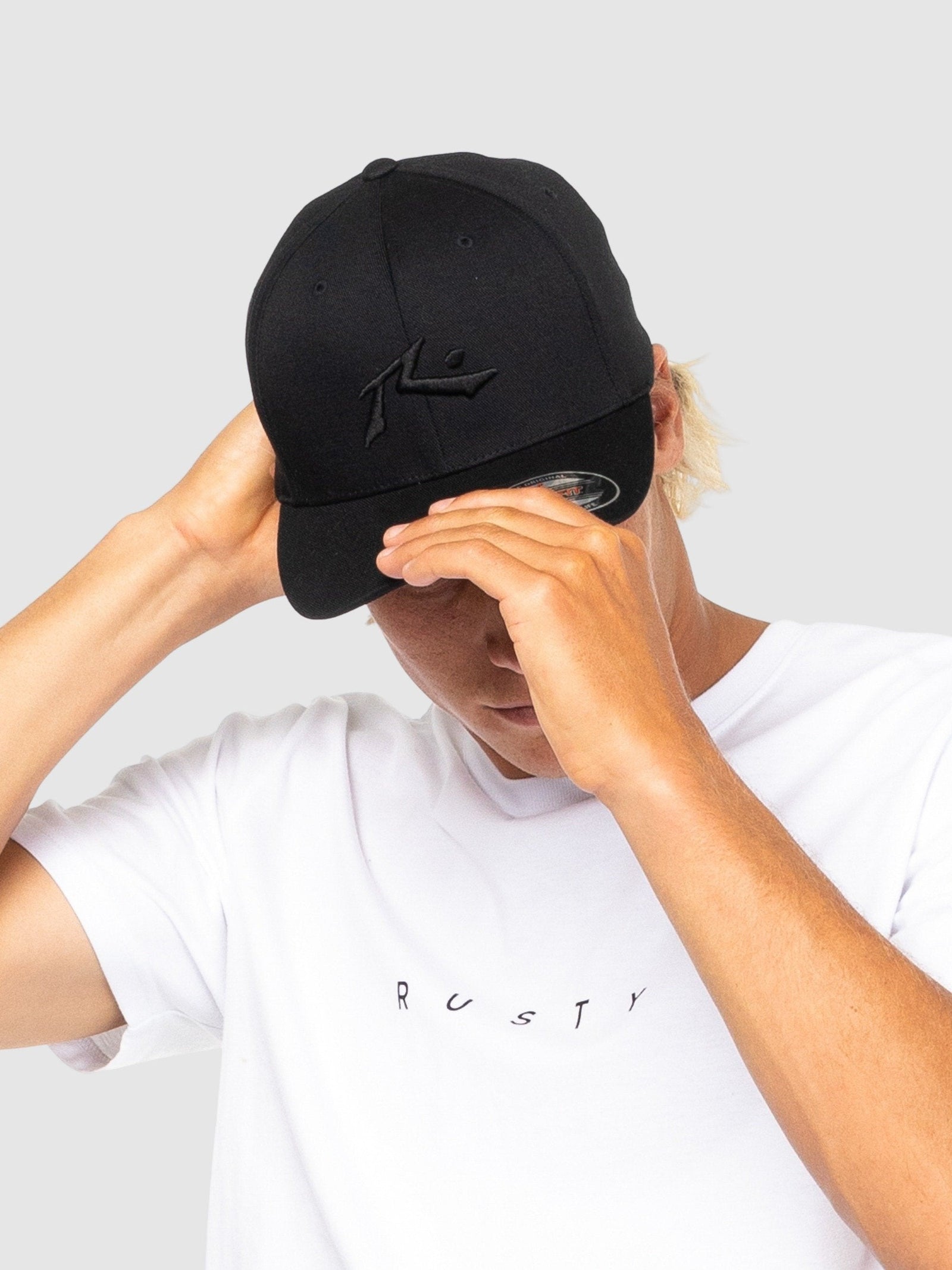 Rusty Chronic 4 Flexfit Cap BLACK 1