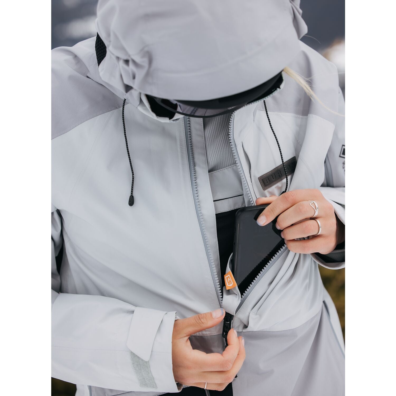 Women's Carbonate Gore-Tex 2L Snowboard Jacket