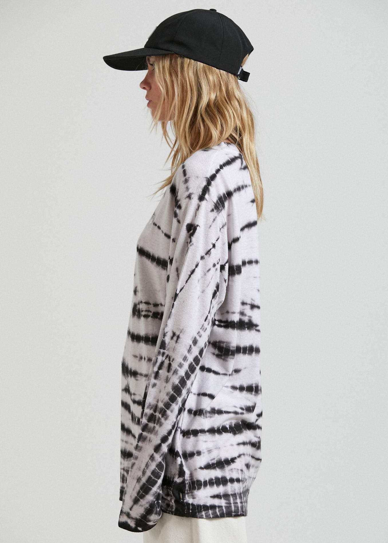 Afends Hannah - Hemp Dyed Long Sleeve T-Shirt - Black Black