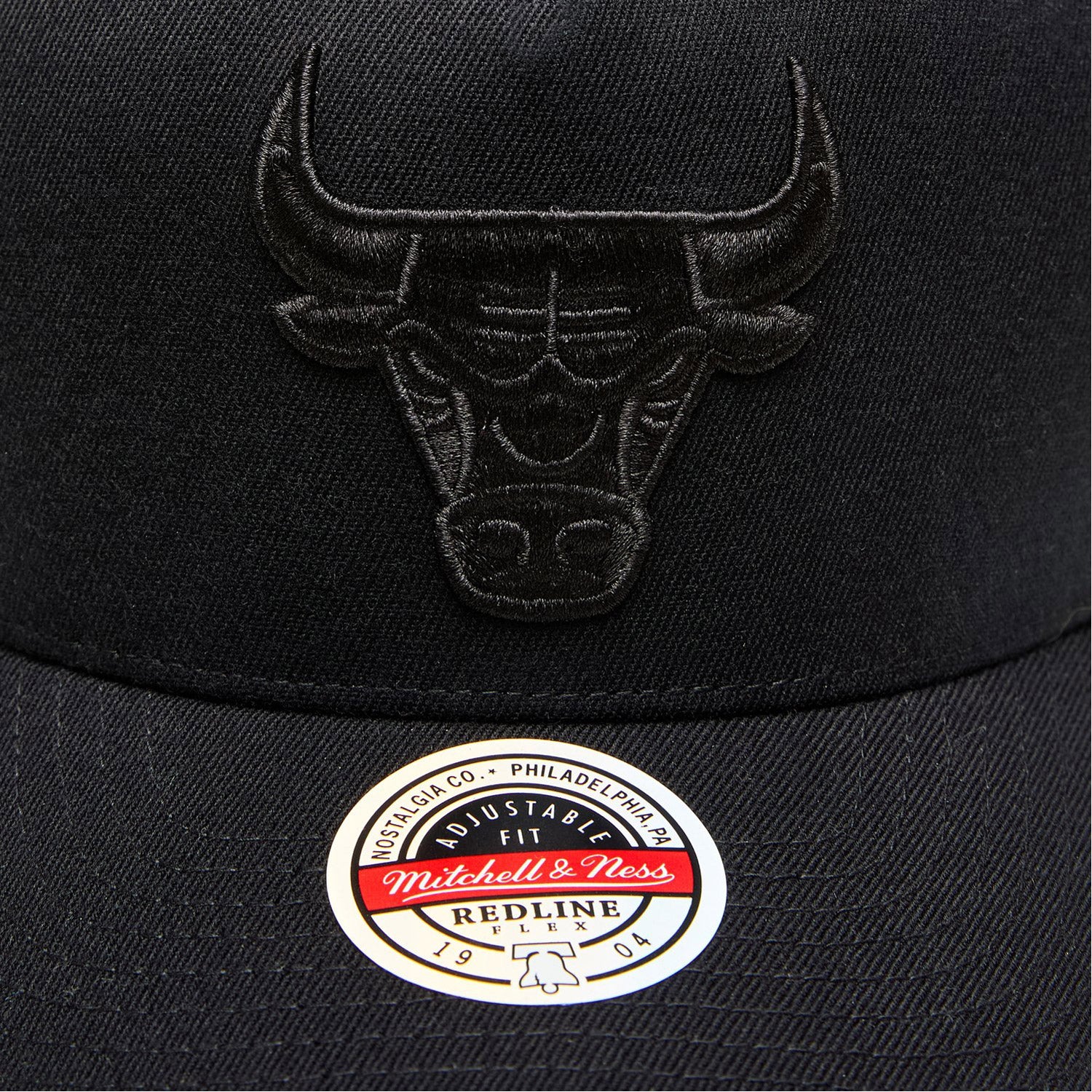 Mitchell & Ness Chicago Bulls Black Team Logo Classic Snapback