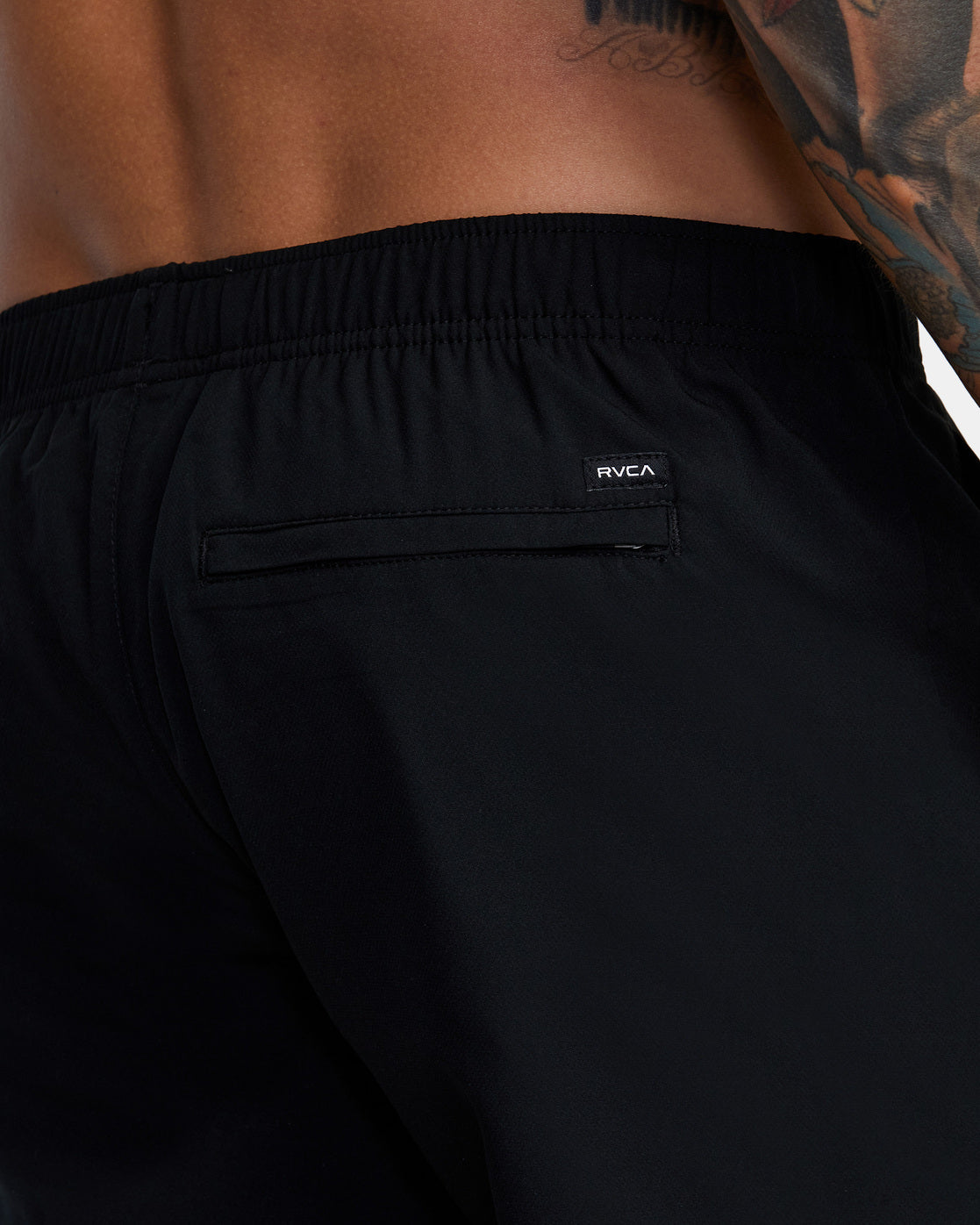 RVCA Yogger IV Elastic Shorts 17" BLACK