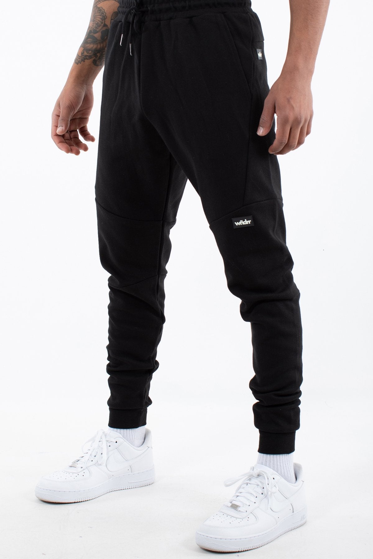 WNDRR HOXTON V2 TECH TRACKPANT Black