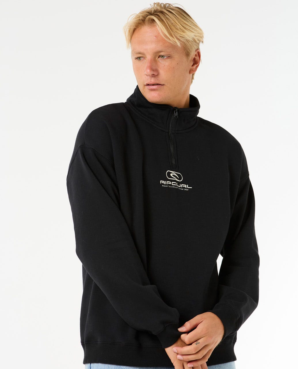 Pill Icon 1/4 Zip Crew