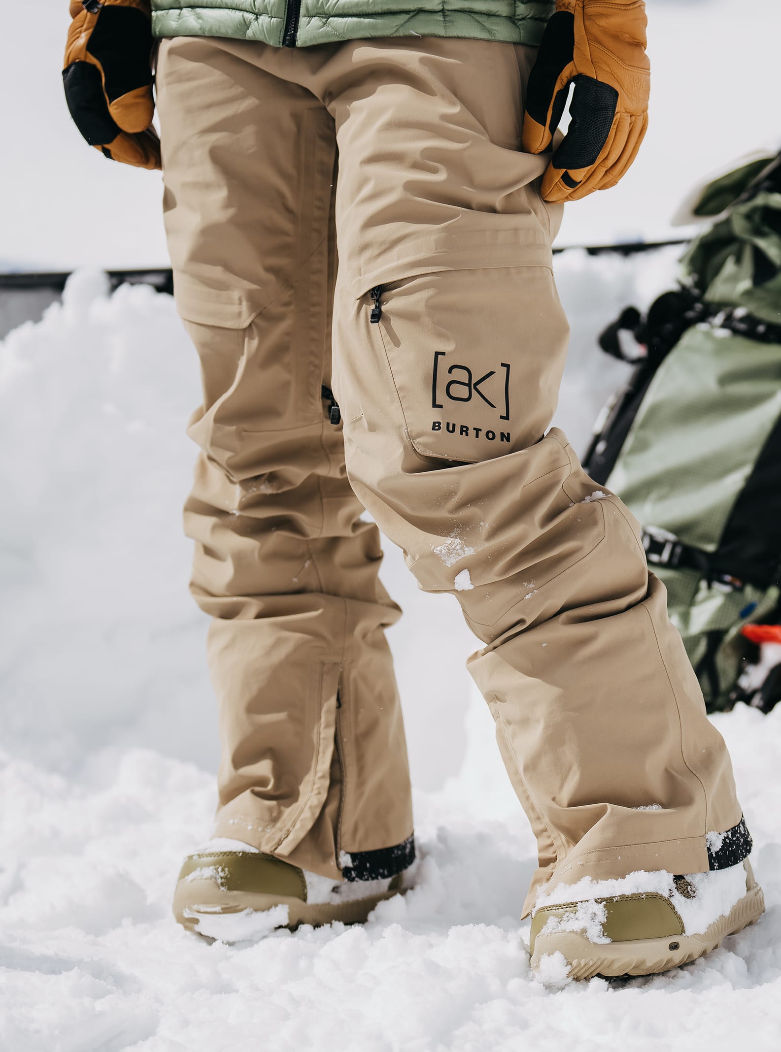 Women's [ak] Summit GORE-TEX 2L Insulated Snowboard Pants