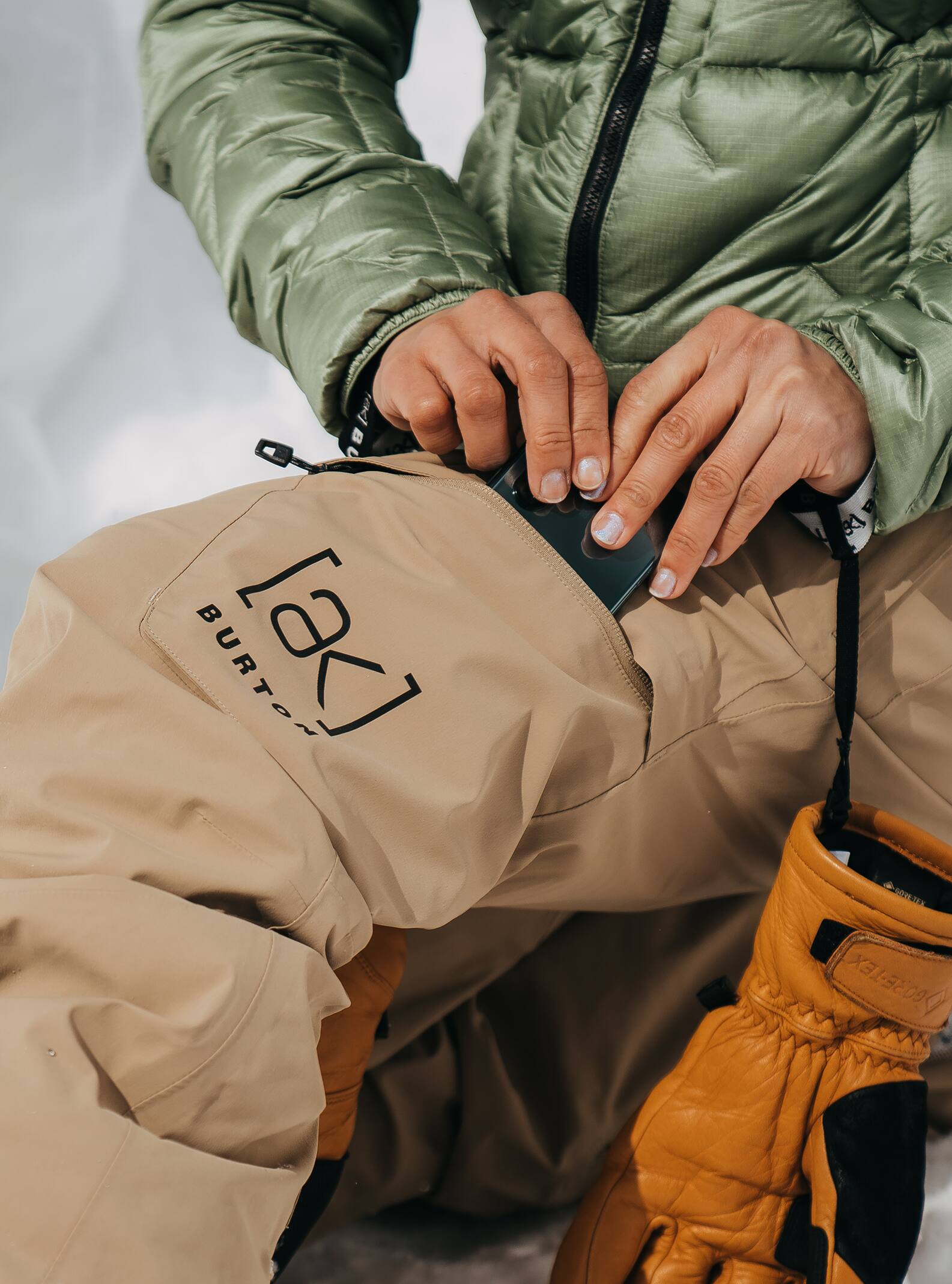 Women's [ak] Summit GORE-TEX 2L Insulated Snowboard Pants