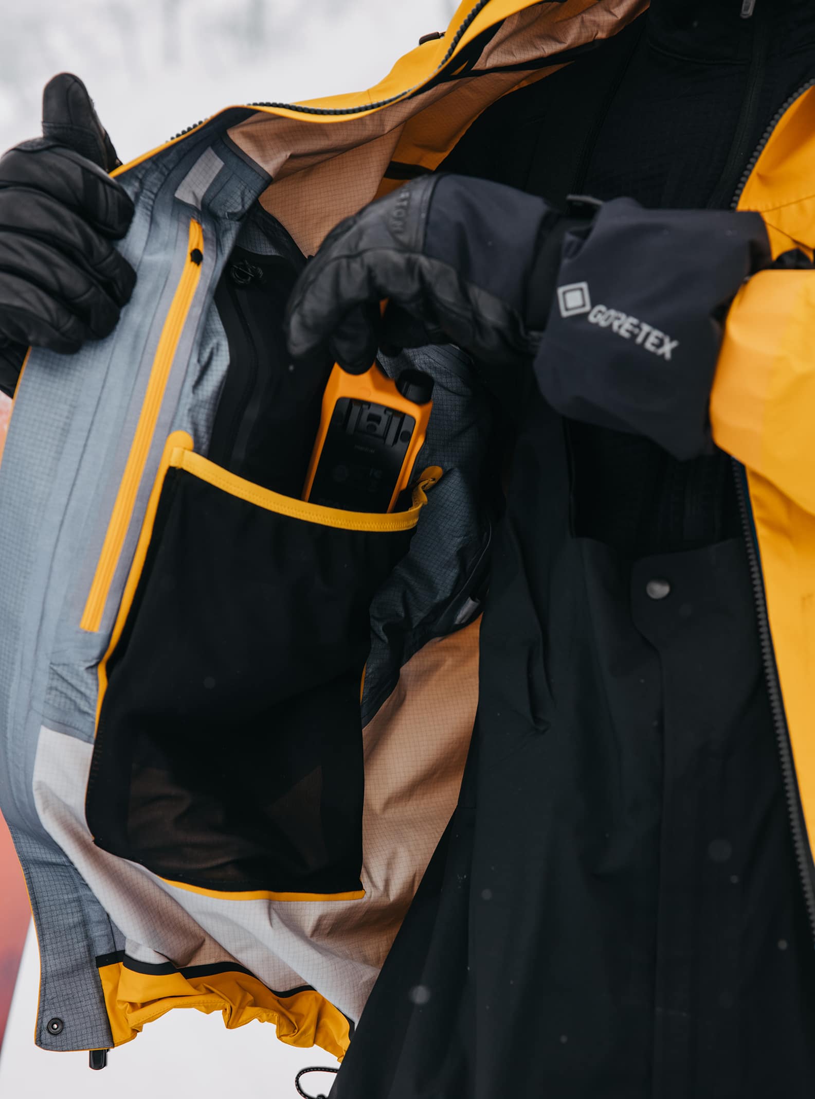 Men's [ak] Tusk GORE-TEX PRO 3L Snowboard Jacket