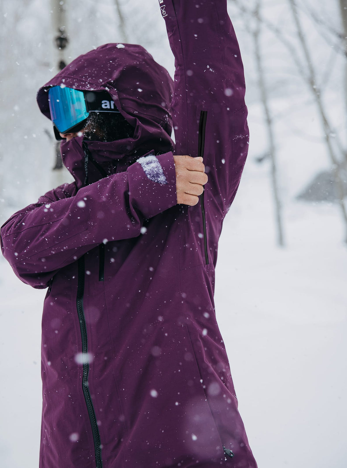Women's [ak] Upshift GORE-TEX 2L Snowboard Jacket
