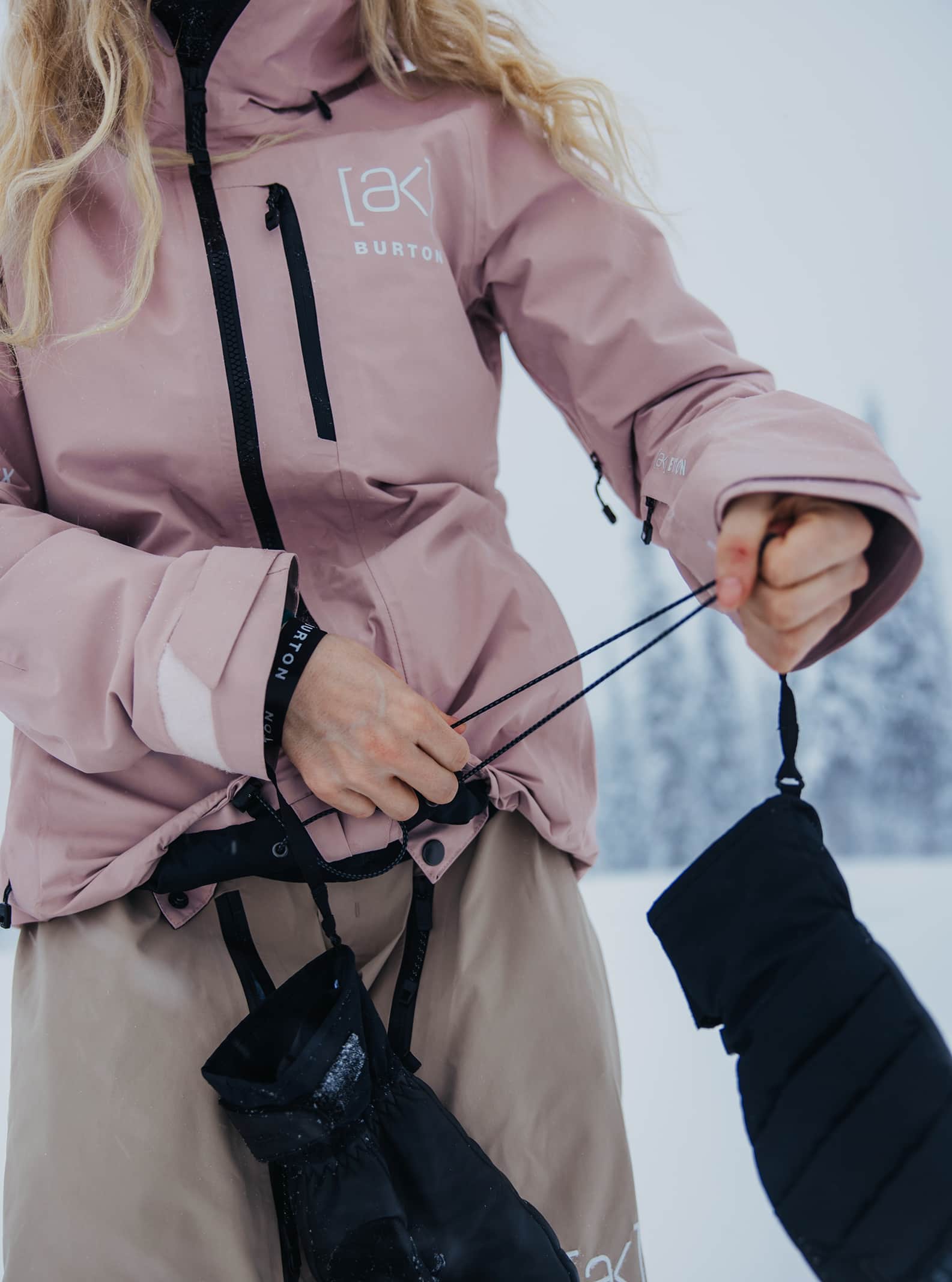 Women's [ak] Upshift GORE-TEX 2L Snowboard Jacket