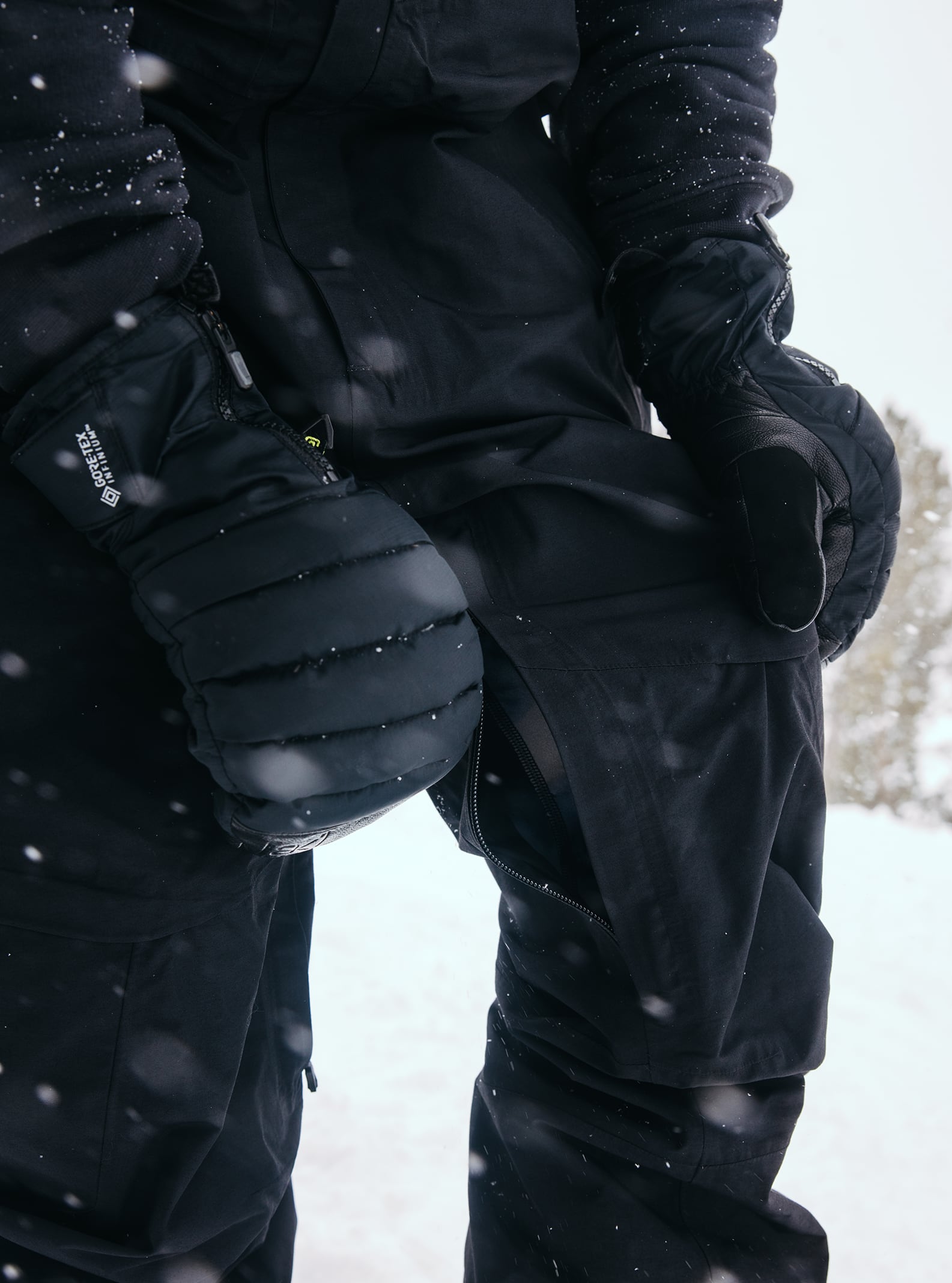 Women's [ak] Kimmy GORE-TEX 2L Bib Snowboard Pants