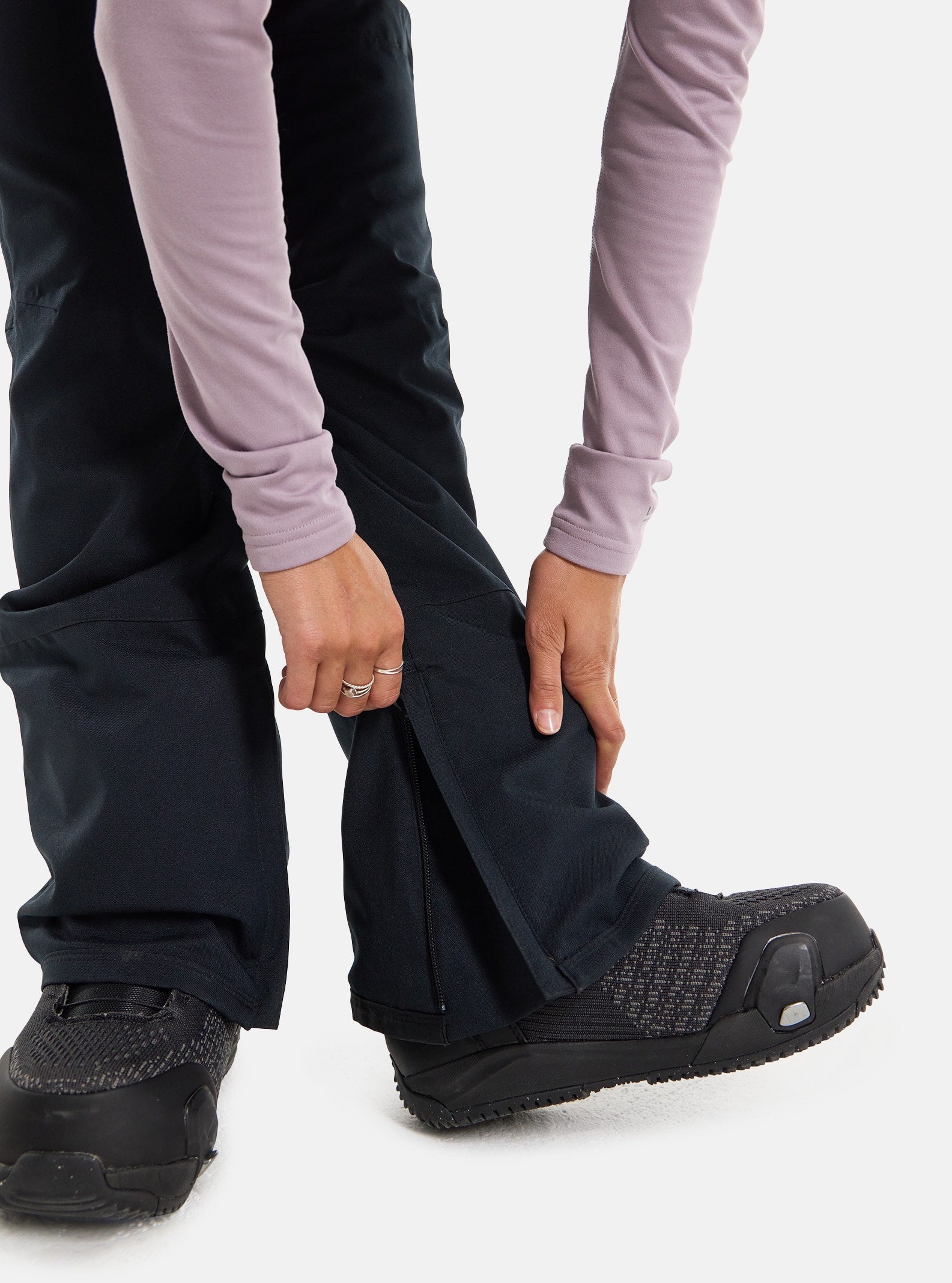 Women's Avalon 2L Stretch Bib Snowboard Pants (Short)