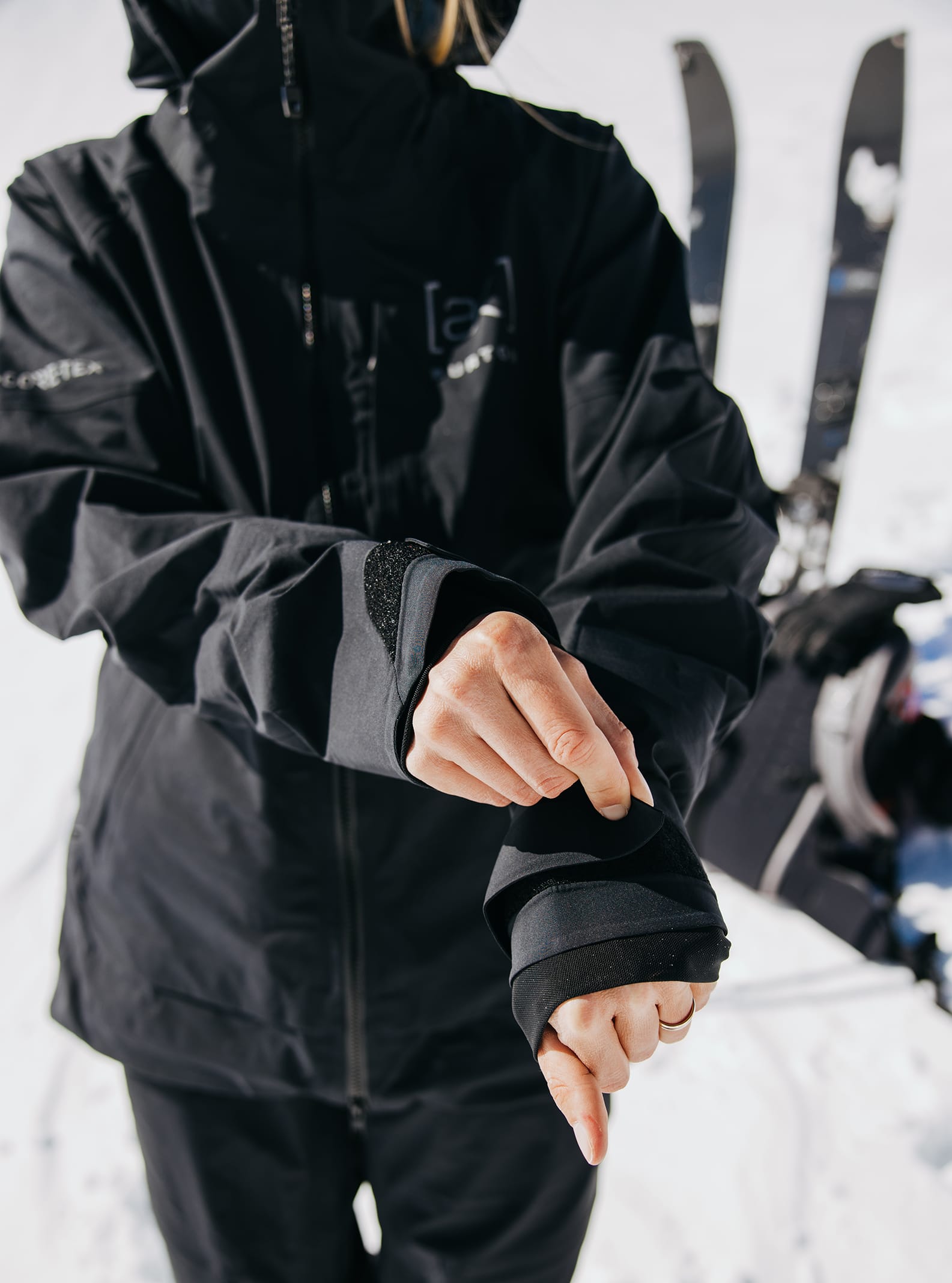 Women's [ak] Kimmy GORE-TEX 3L Stretch Snowboard Jacket