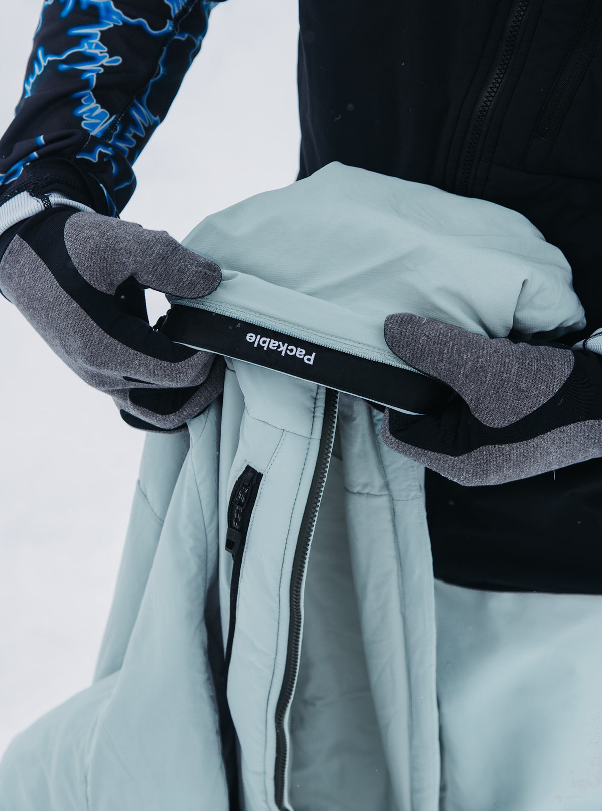 Men's [ak] Helium Hooded Stretch Insulated Jacket