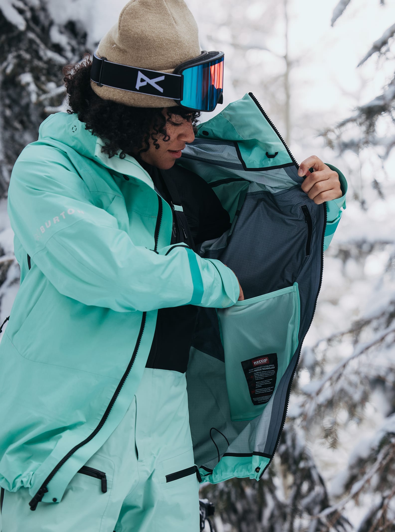 Women's [ak] Tusk GORE-TEX PRO 3L Snowboard Jacket