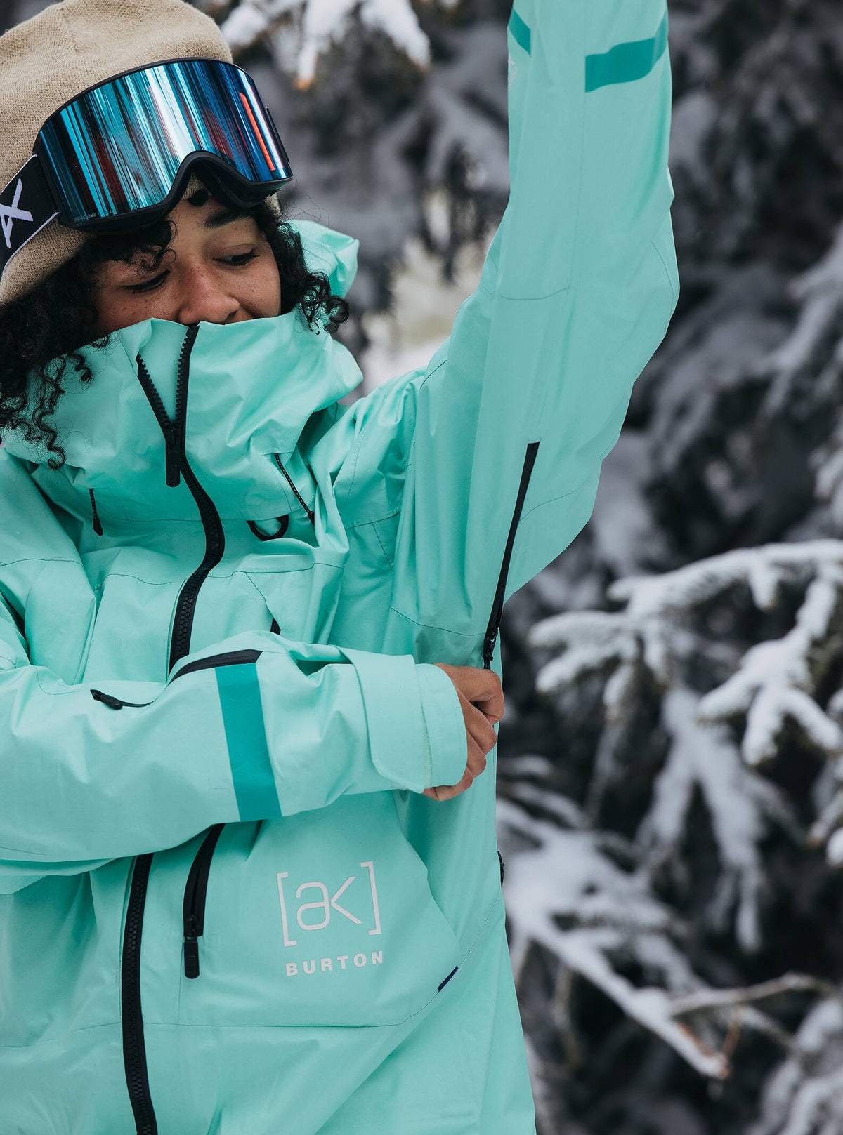 Women's [ak] Tusk GORE-TEX PRO 3L Snowboard Jacket