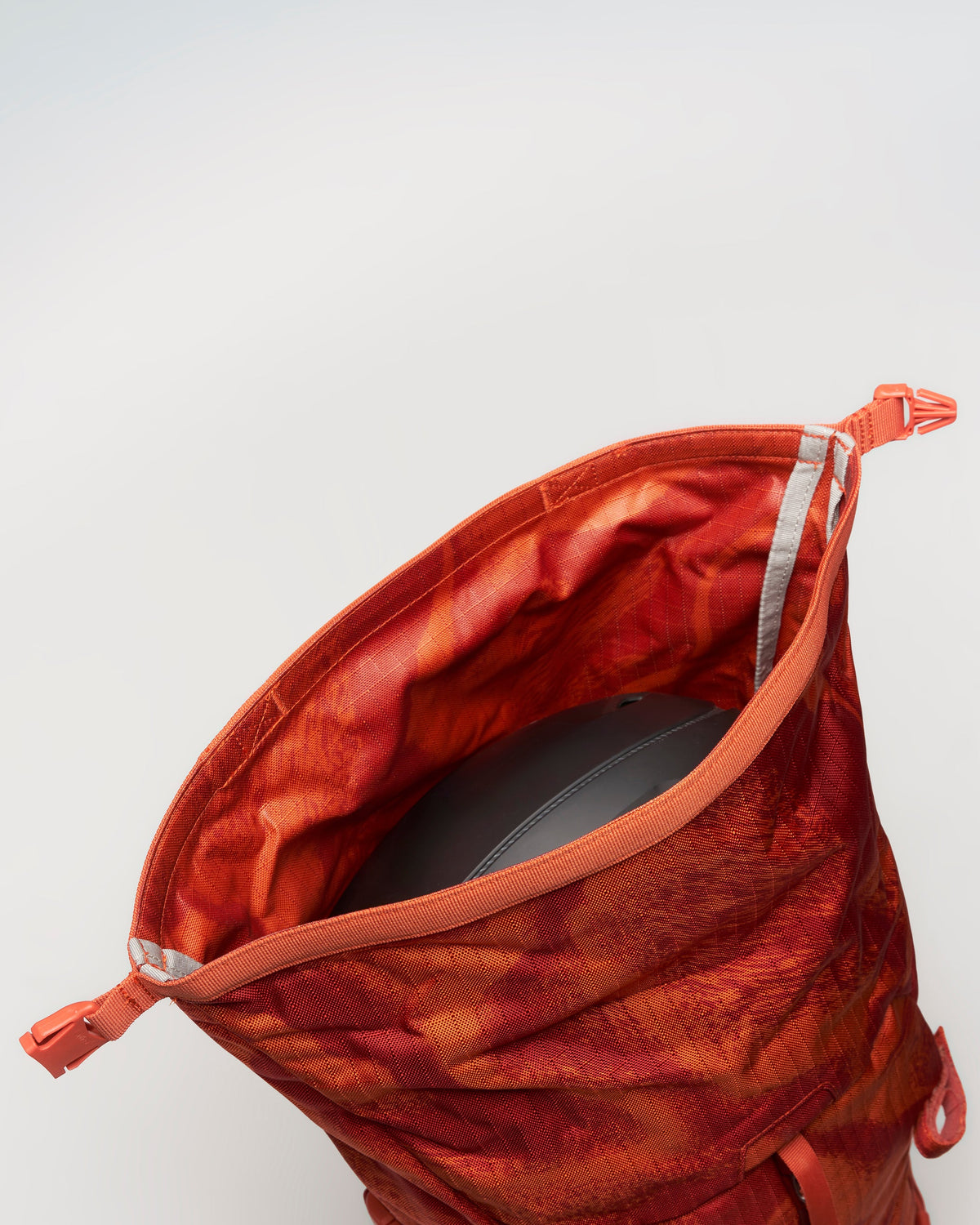 Snow Pro Backpack Db x Orage Magma Capsule