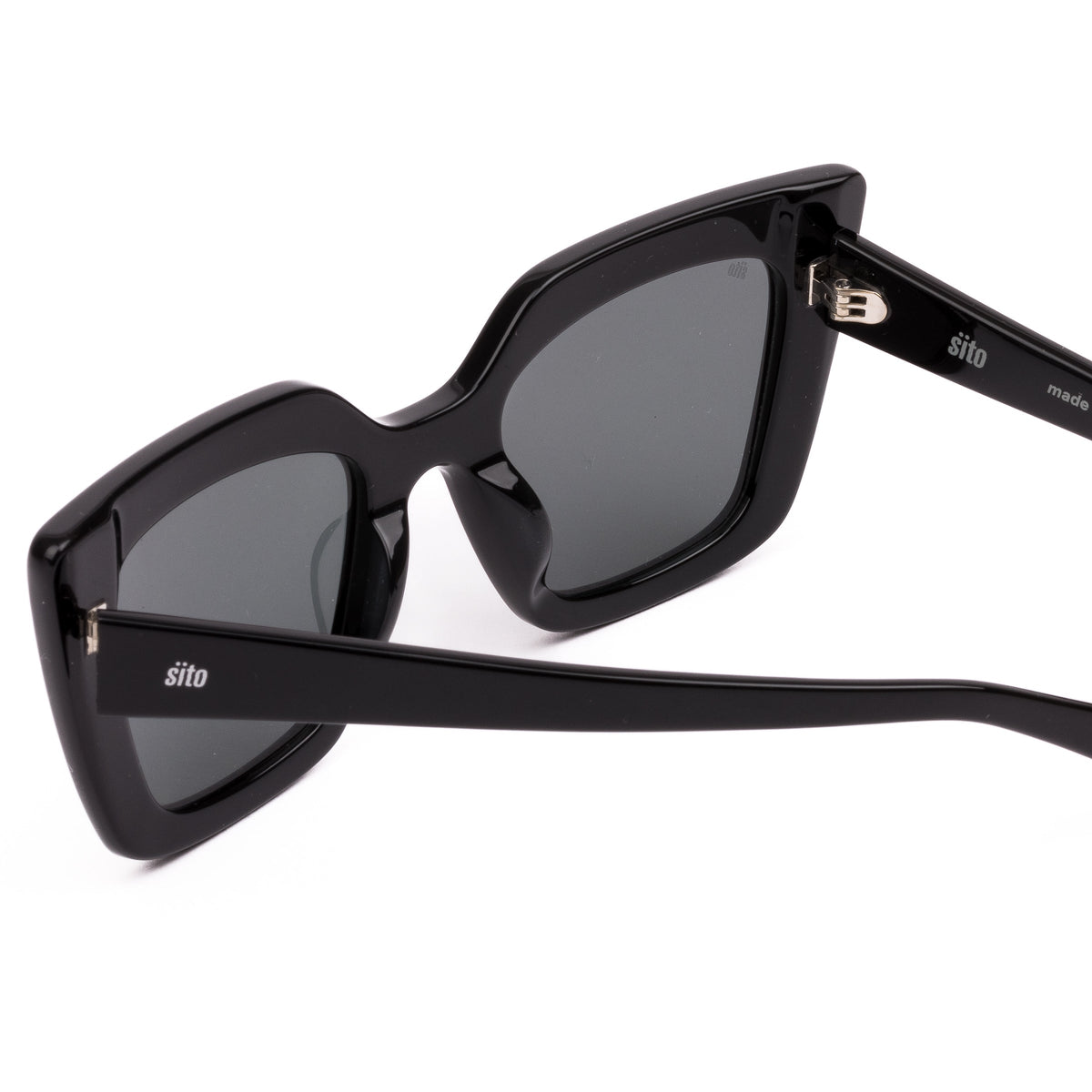 Cult Vision Black Polarised Sunglasses