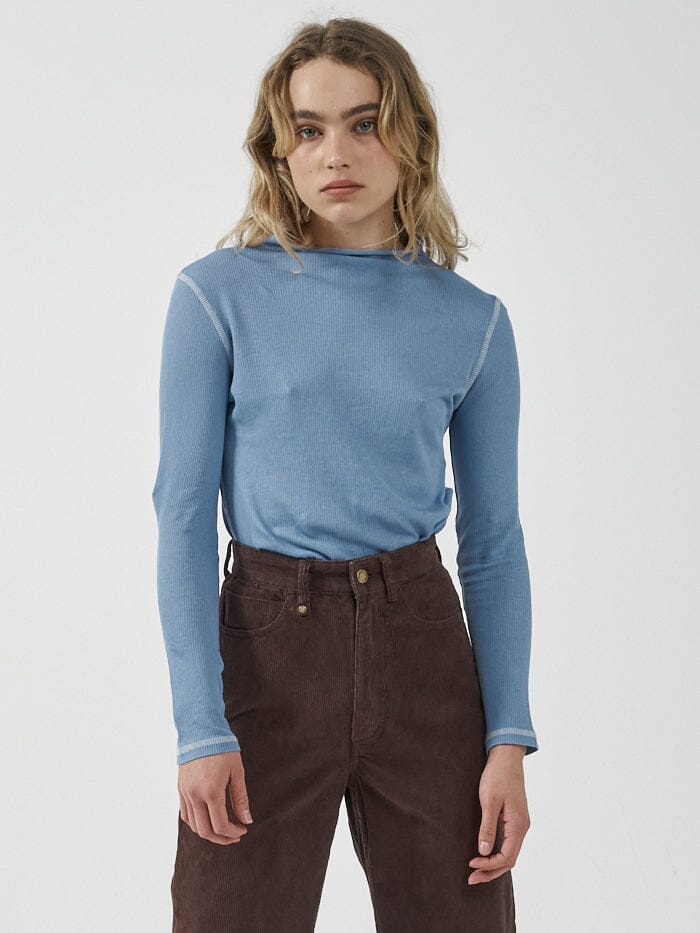 Inverse Hemp Turtleneck
