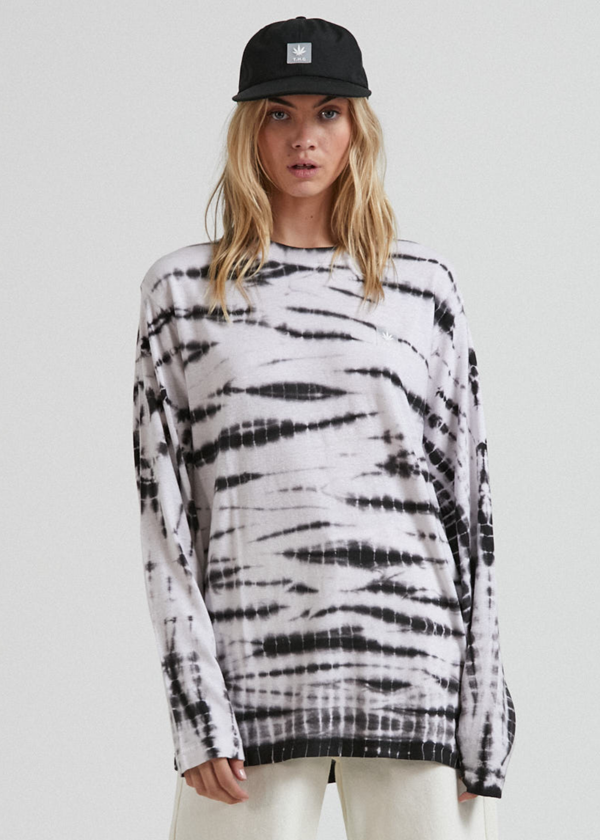 Afends Hannah  - Hemp Dyed Long Sleeve T-Shirt - Black Black