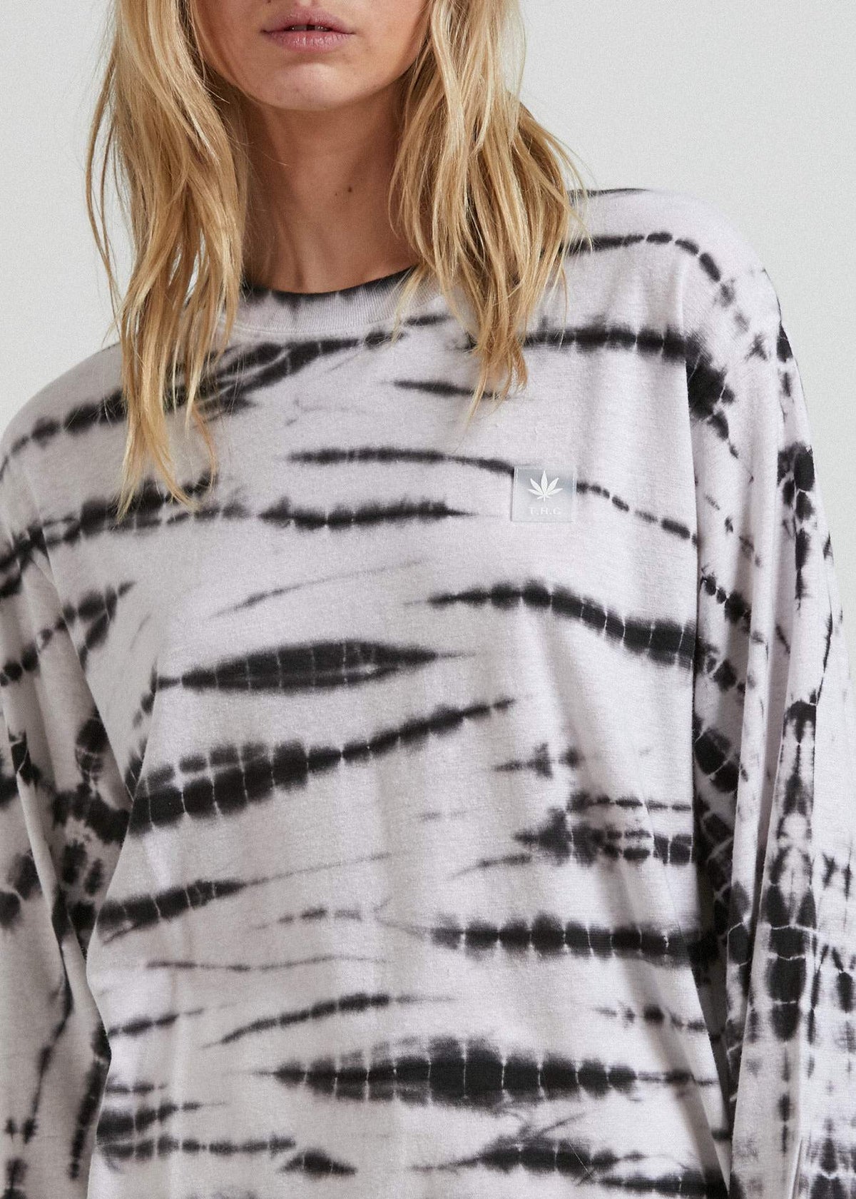 Afends Hannah  - Hemp Dyed Long Sleeve T-Shirt - Black Black