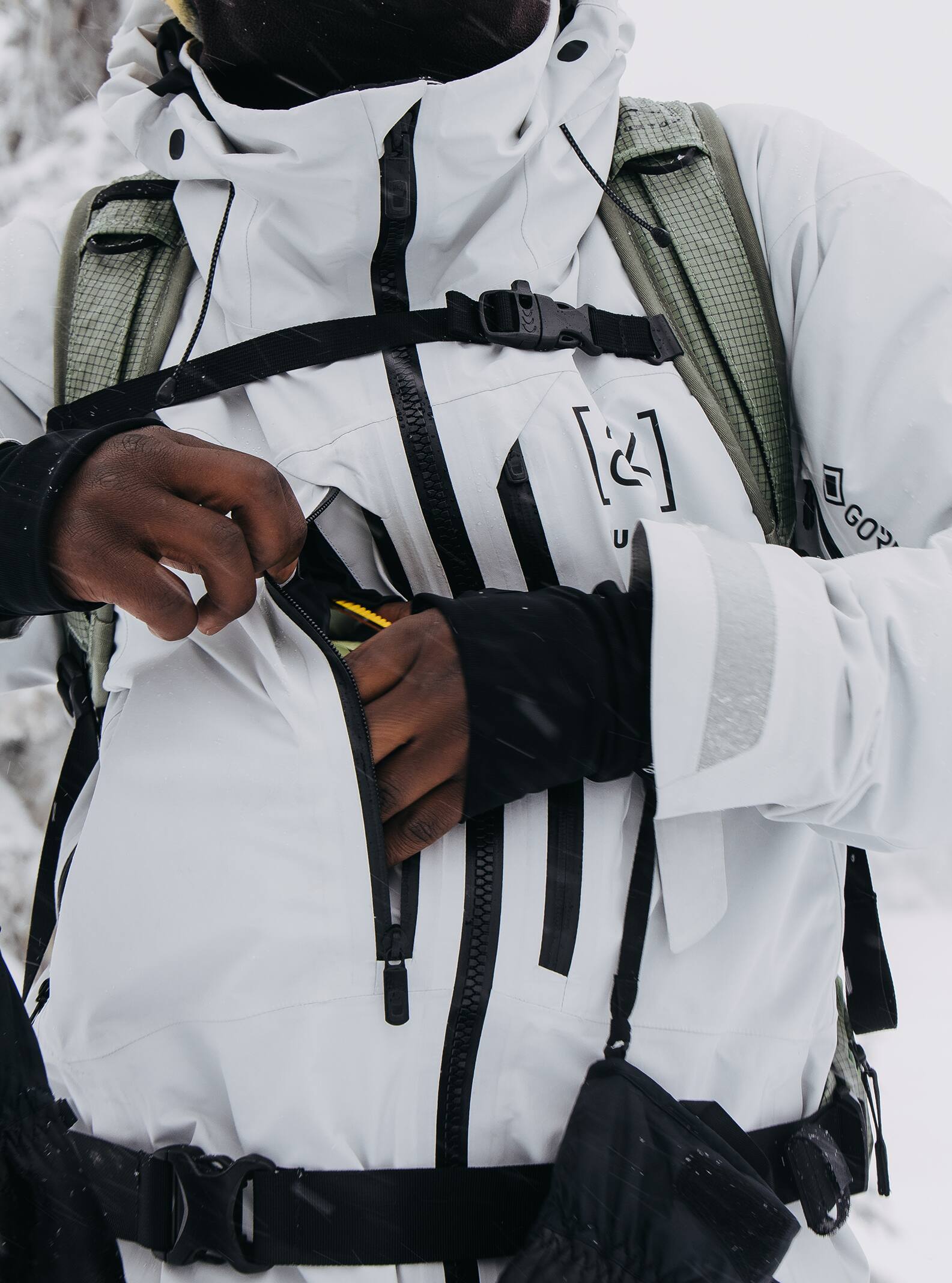 Burton Men's Burton [ak] Swash GORE-TEX 2L Jacket Gray Cloud