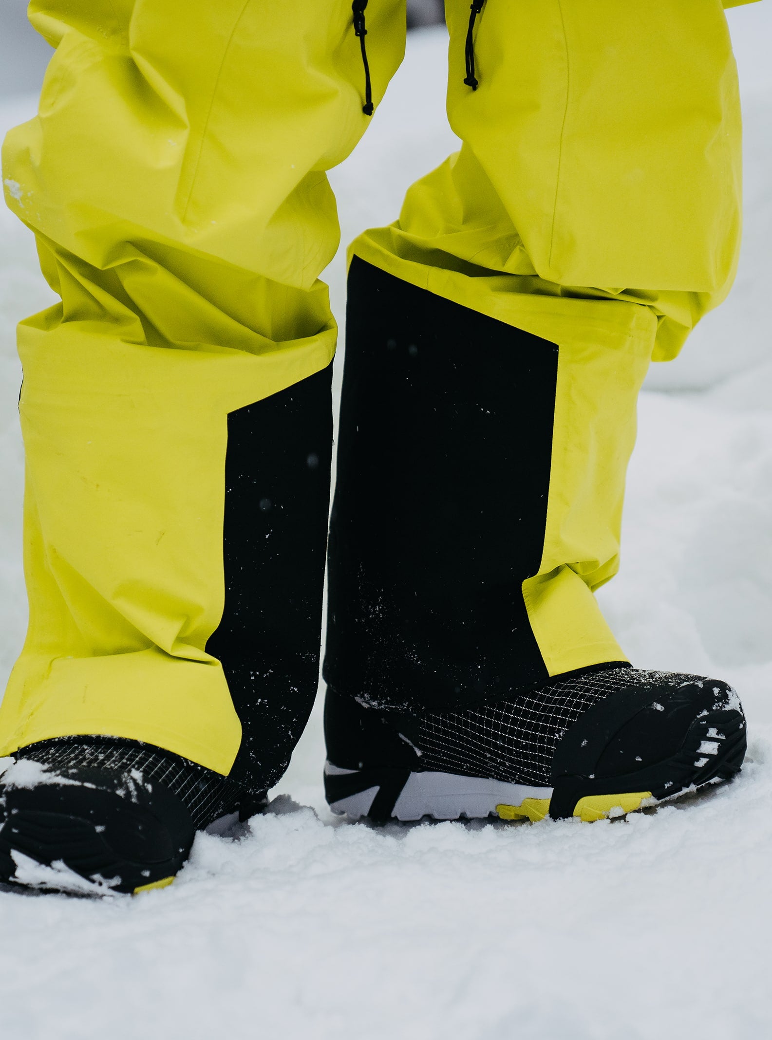 Burton Men's Burton [ak] Tusk GORE-TEX PRO Hi-Top 3L Bib Pants Limeade