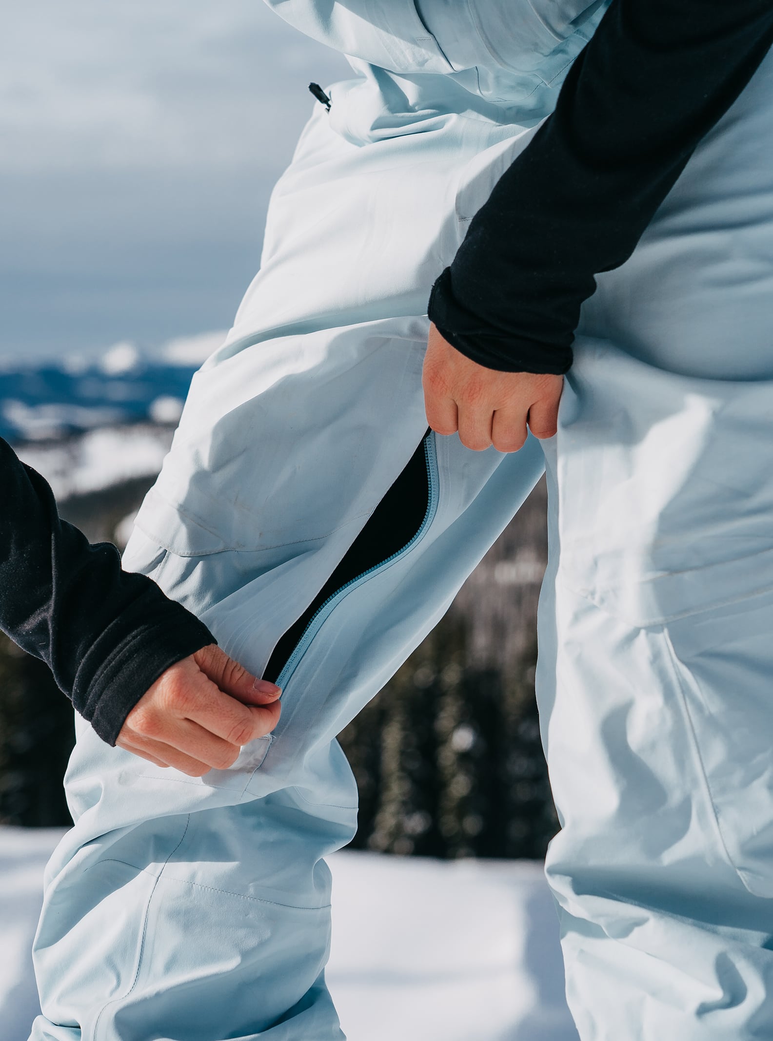 Burton Women's Burton [ak] Kimmy GORE-TEX 3L Stretch Bib Pants Ballad Blue