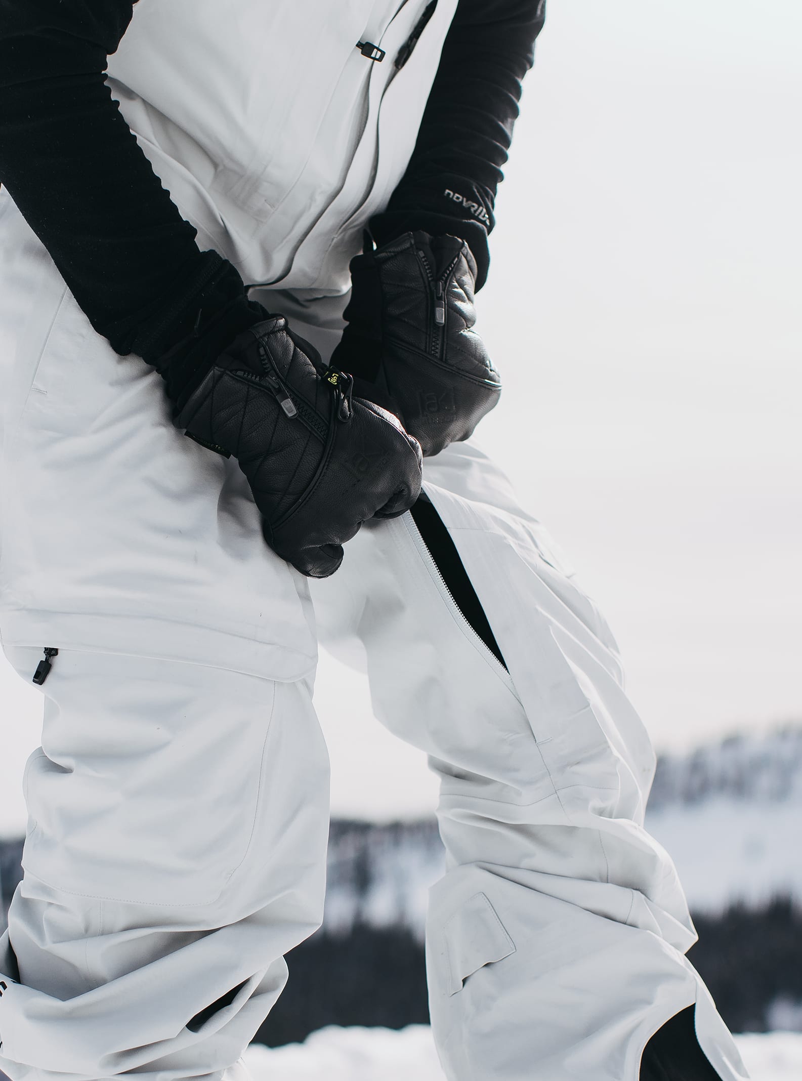 Burton Women's Burton [ak] Kimmy GORE-TEX 3L Stretch Bib Pants Gray Cloud