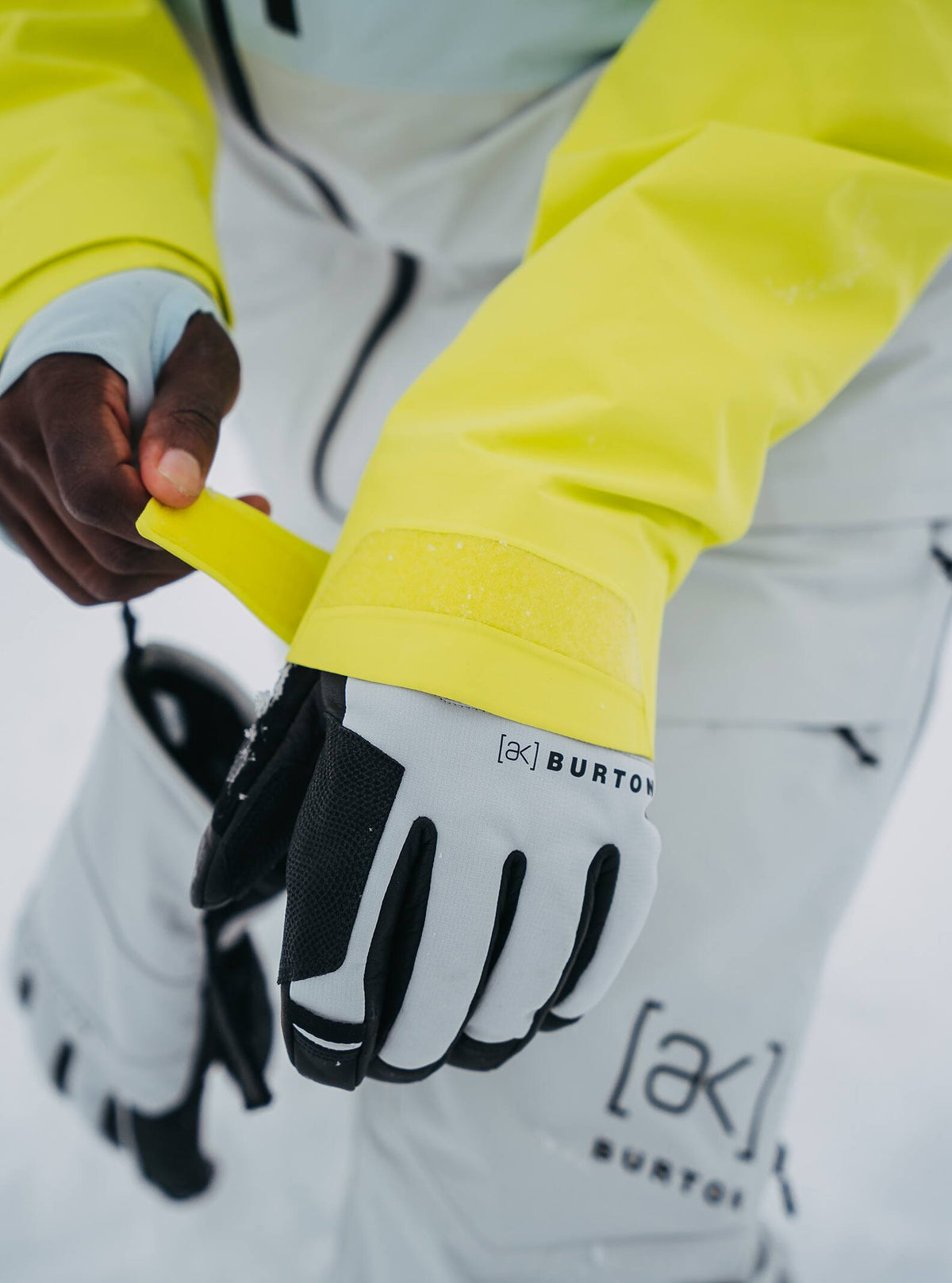 Burton Men's Burton [ak] Swash GORE-TEX 2L Jacket Limeade/Ballad Blue/Gray Cloud