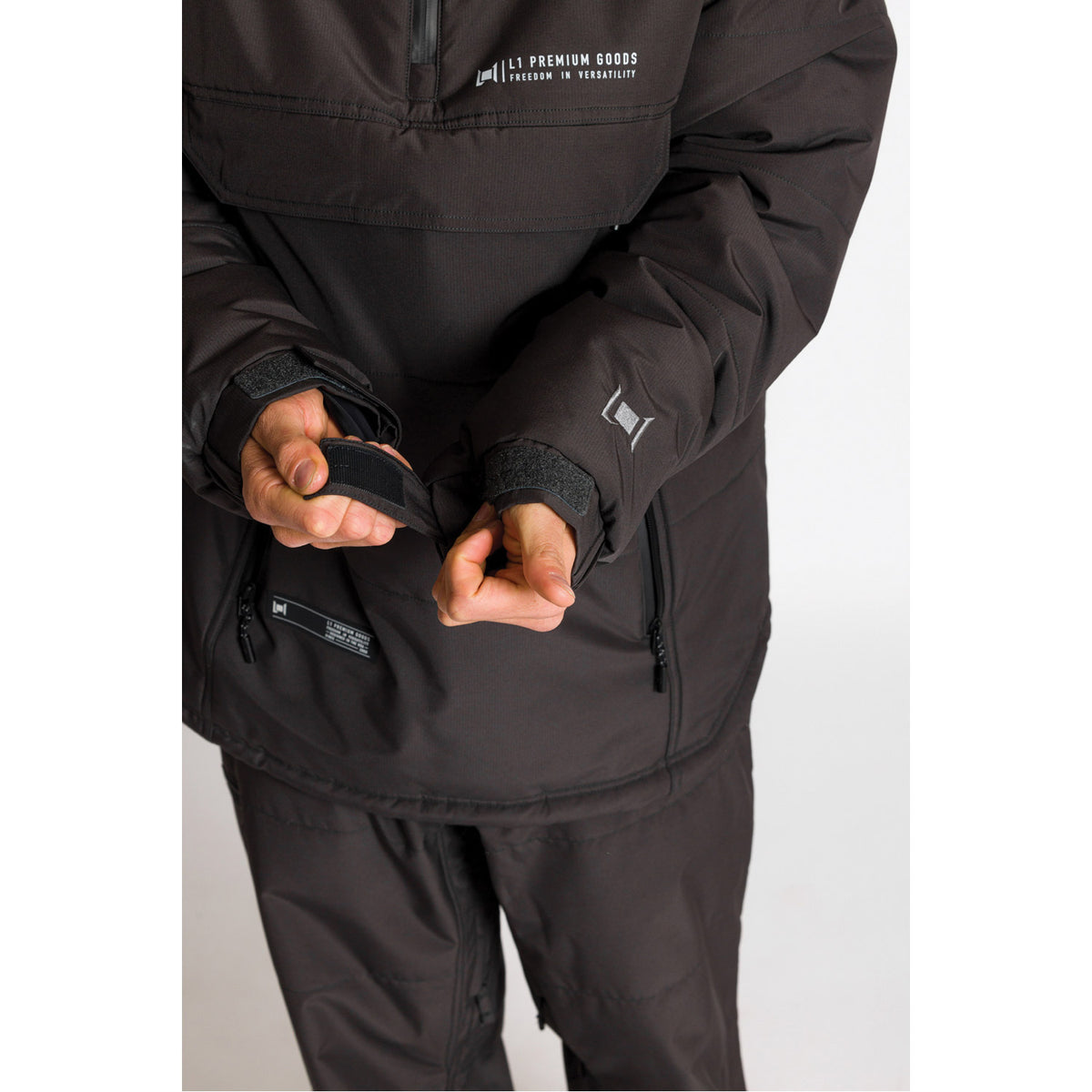 L1 Aftershock Snowboard Jacket  Black