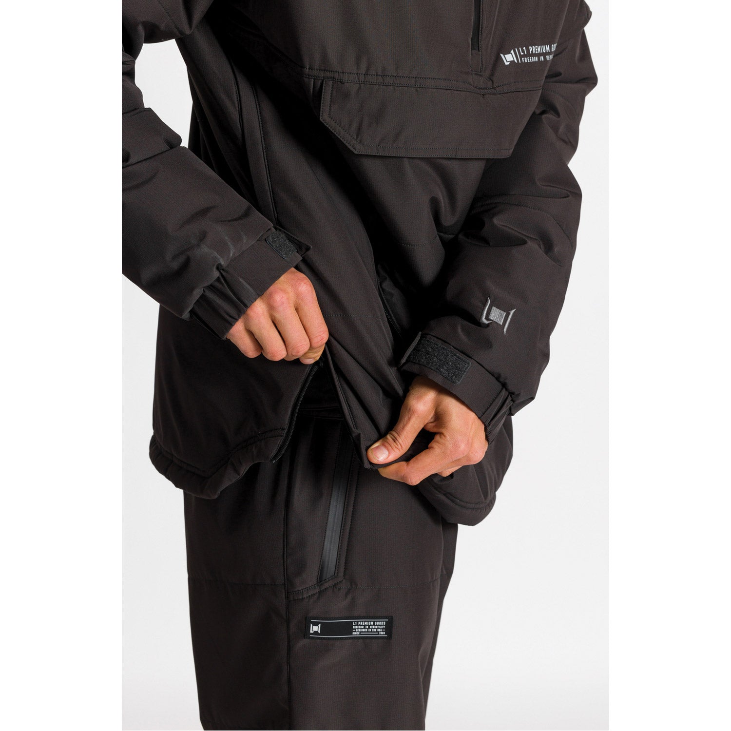 L1 Aftershock Snowboard Jacket  Black