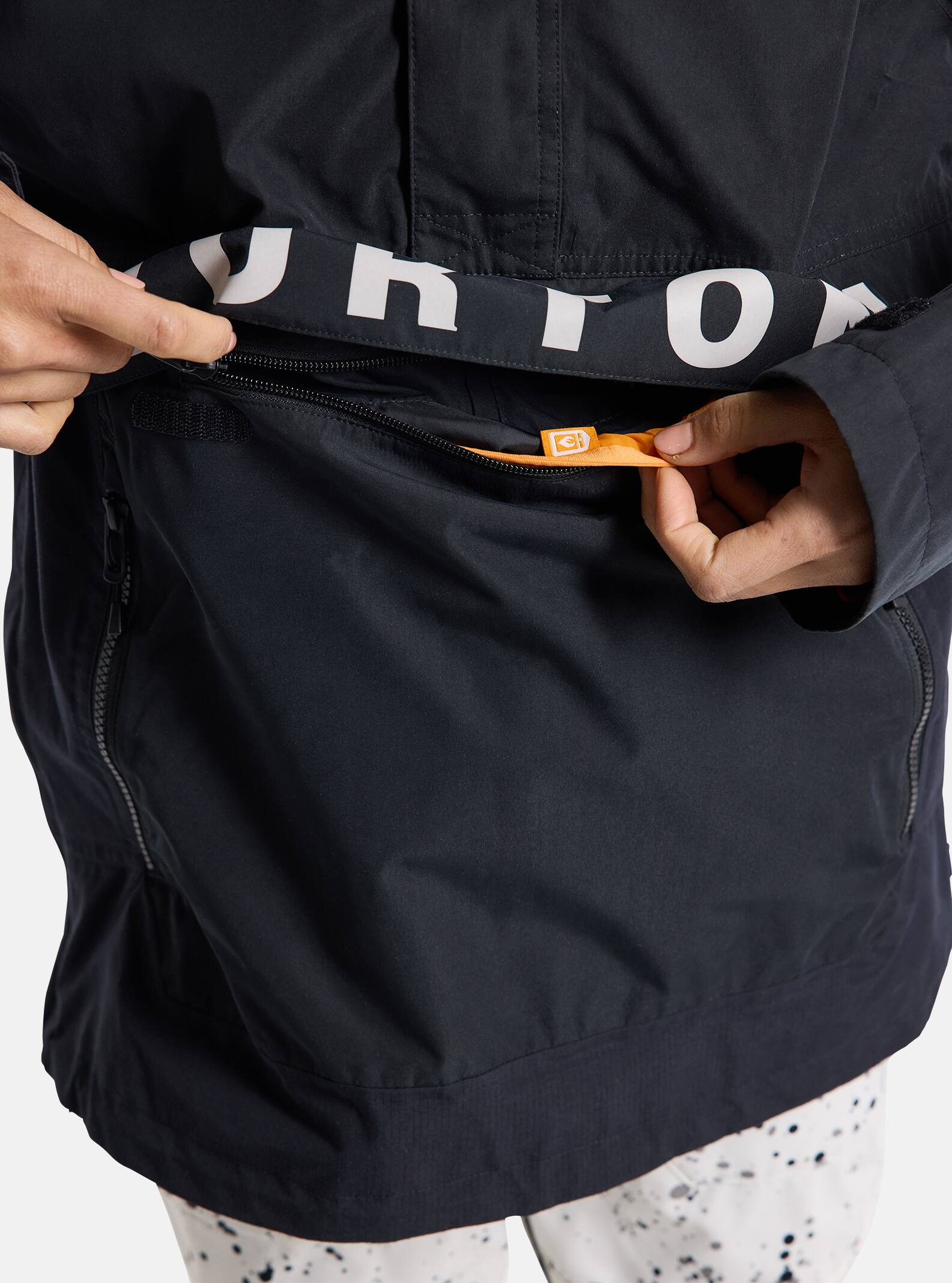 Burton Women's Burton Frostner 2L Anorak Jacket True Black/Stout White