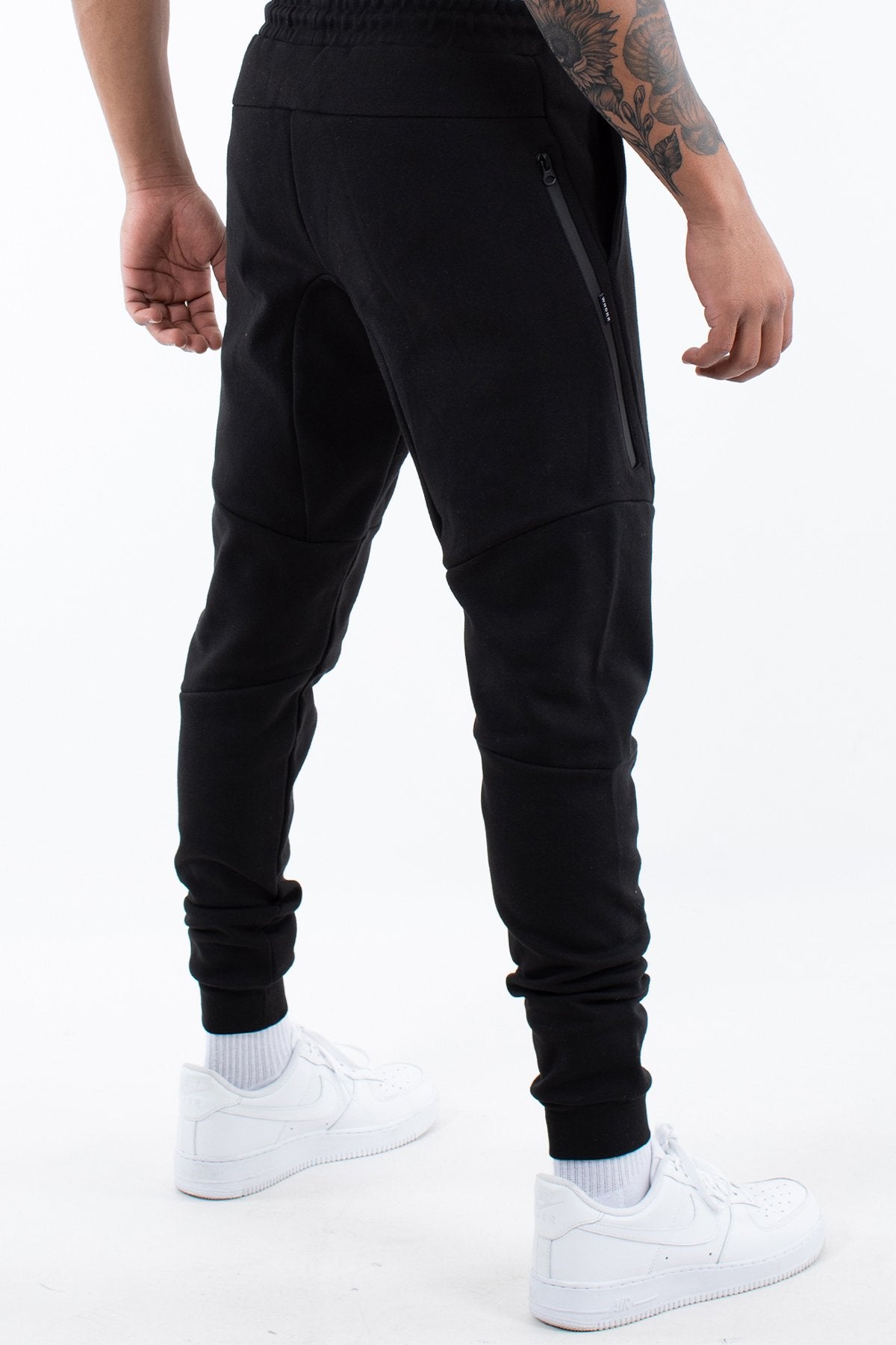 WNDRR HOXTON V2 TECH TRACKPANT Black